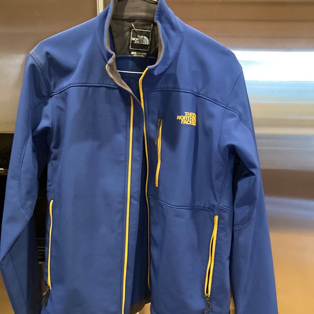 North face jacket.  Large.  Excellent condition. Dark royal color